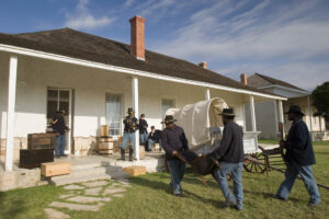 Reenacts at Texas historic site, Western fort